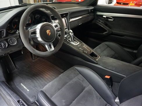 Used 2015 Porsche 911 GT3 RWD image 2