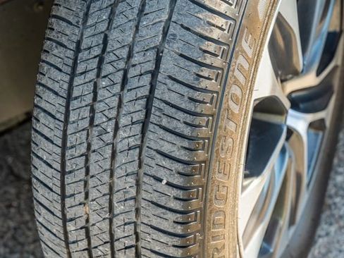 Used 2022 Toyota Highlander XLE image 16