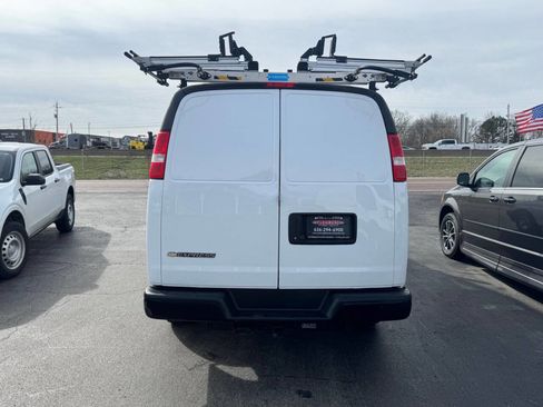 Used 2021 Chevrolet Express 3500 w/ Driver Convenience Package image 12