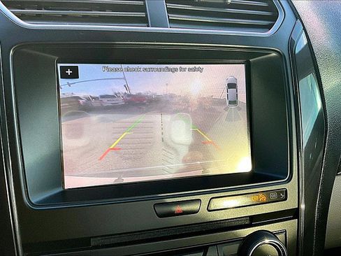 Used 2018 Ford Explorer XLT w/ Equipment Group 201A image 14