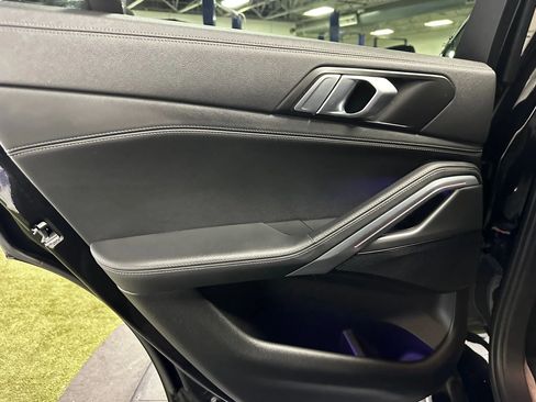 Used 2023 BMW X6 xDrive40i w/ Premium Package image 17