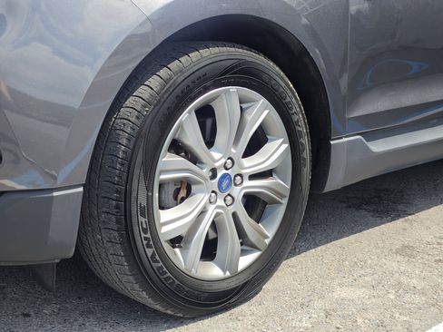 Used 2019 Ford Edge Titanium w/ Cold Weather Package AWD/4WD image 11