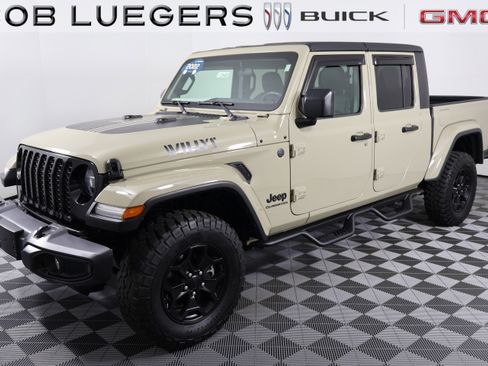 Used 2022 Jeep Gladiator Sport AWD/4WD image 3