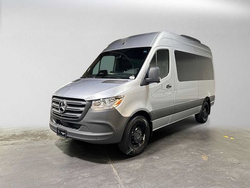 Used 2025 Mercedes-Benz Sprinter 2500 image 7