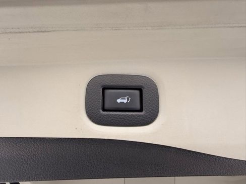 Used 2019 Nissan Rogue SV image 25