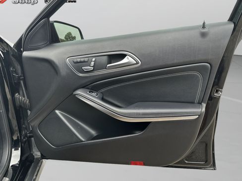 Used 2018 Mercedes-Benz GLA 250 image 38