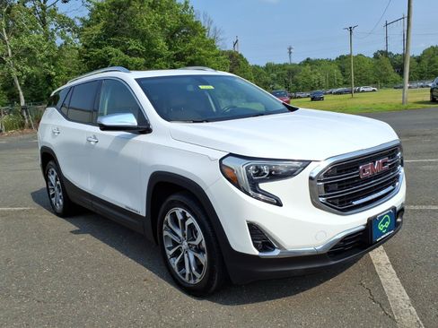Certified 2019 GMC Terrain SLT w/ Preferred Package AWD/4WD image 1