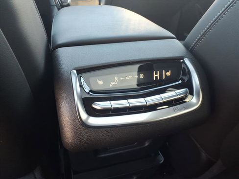 Certified 2023 Cadillac XT6 Premium Luxury image 19