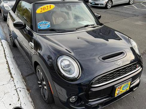 Used 2021 MINI Cooper S image 2