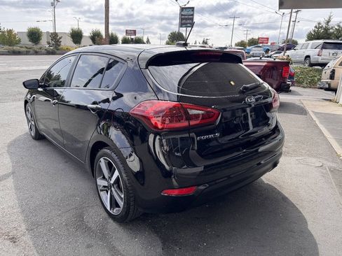 Used 2017 Kia Forte EX FWD image 3