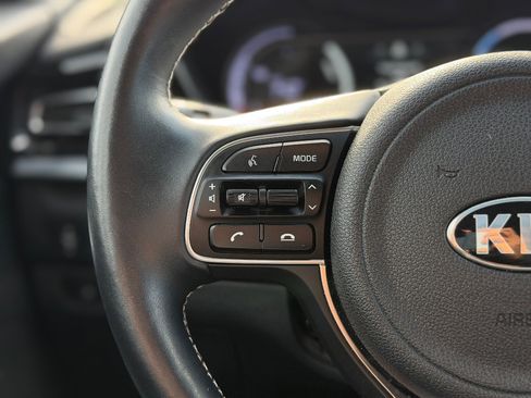 Used 2021 Kia Niro EX w/ Cold Weather Package image 9