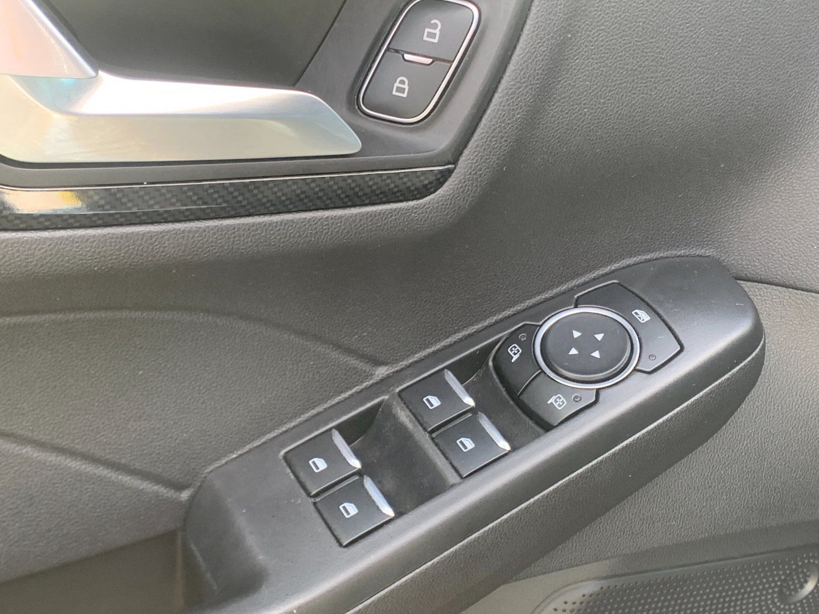 Used 2025 Ford Escape ST-Line Select AWD/4WD image 14
