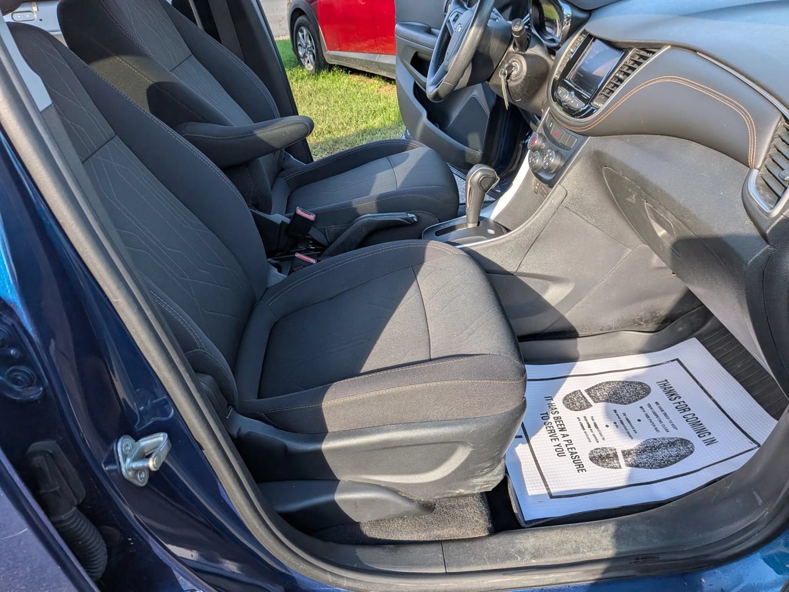 Used 2020 Chevrolet Trax LT FWD image 35