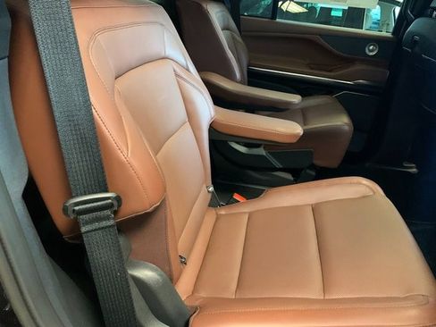 New 2025 Lincoln Navigator Reserve image 12