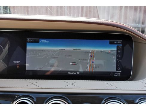 Used 2019 Mercedes-Benz S 560 Sedan image 27