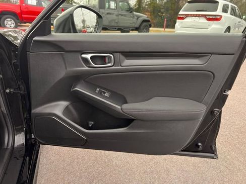 Used 2025 Honda Civic Sport image 29
