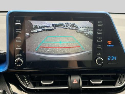 Used 2019 Toyota C-HR XLE FWD image 26