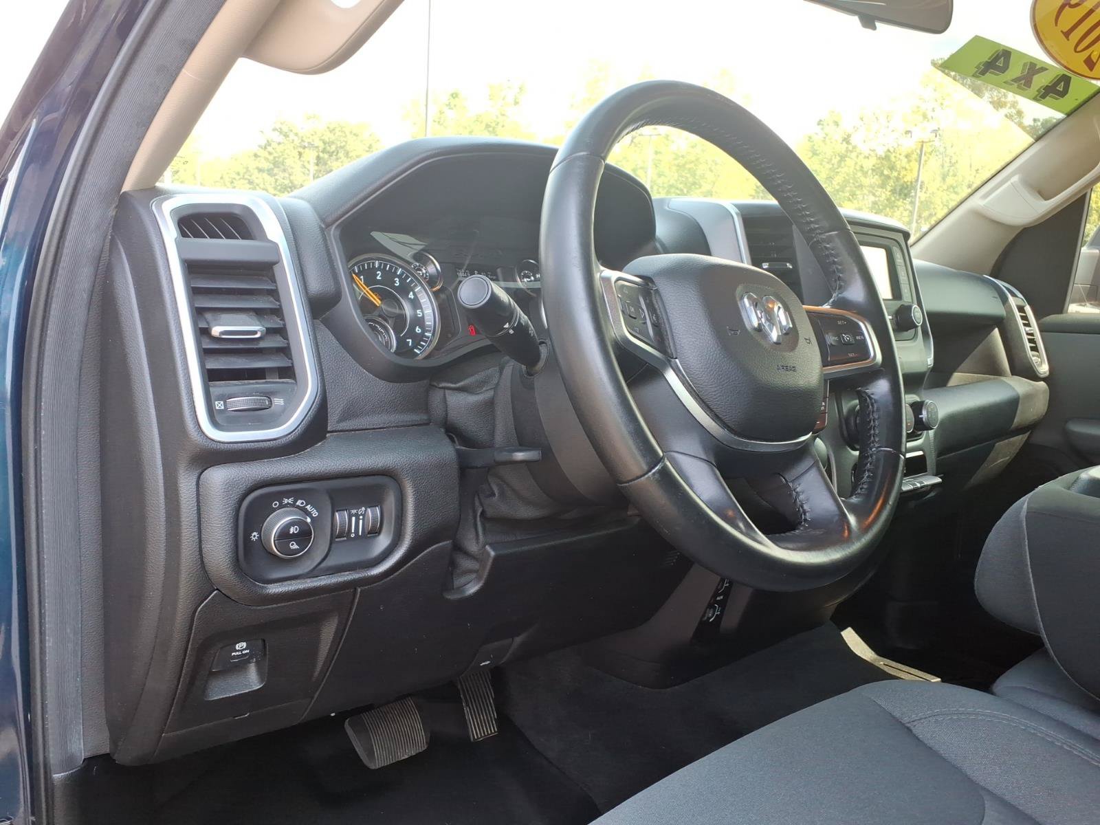 Used 2019 RAM 1500 Big Horn AWD/4WD image 14