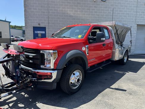 Used 2019 Ford F550 4x4 SuperCab Super Duty w/ XL Value Package image 2