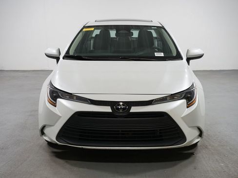Used 2023 Toyota Corolla LE w/ LE Premium Package image 2