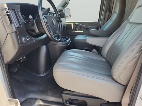 Used 2021 Chevrolet Express 2500 w/ Driver Convenience Package RWD image 8