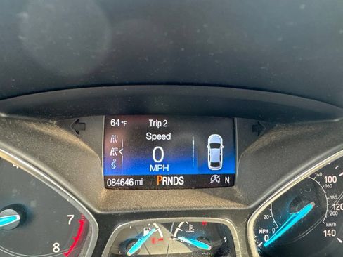 Used 2018 Ford Escape SE w/ SE Sync 3 Package AWD/4WD image 4