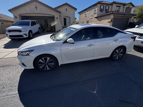 Used 2019 Nissan Altima 2.5 SL FWD image 3