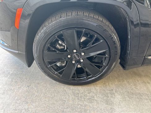 Used 2024 Jeep Wagoneer Launch Edition image 14