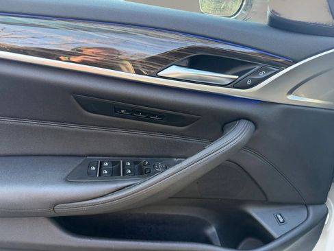 Used 2018 BMW 530i xDrive 530i xDrive Sedan 4D image 12