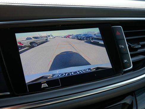 Used 2023 Buick Enclave Essence image 29