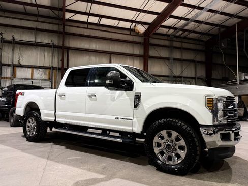 Used 2018 Ford F250 Lariat w/ Chrome Package AWD/4WD image 3