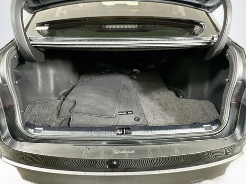 Used 2024 Lexus IS 300 w/ Comfort Package RWD image 31