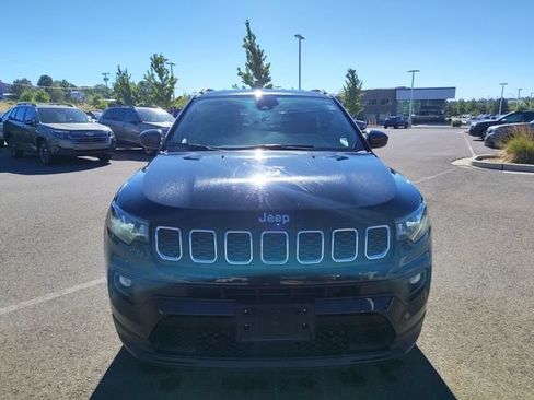 Used 2024 Jeep Compass Latitude AWD/4WD image 8