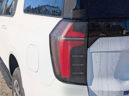 New 2026 Chevrolet Suburban LS image 17