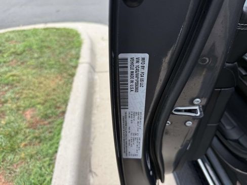 Used 2023 Jeep Wagoneer 4WD image 35