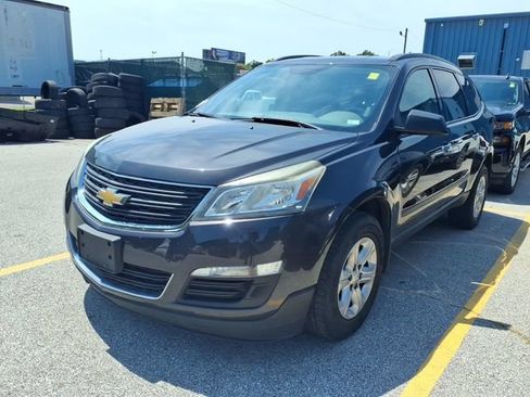 Used 2016 Chevrolet Traverse LS FWD image 1
