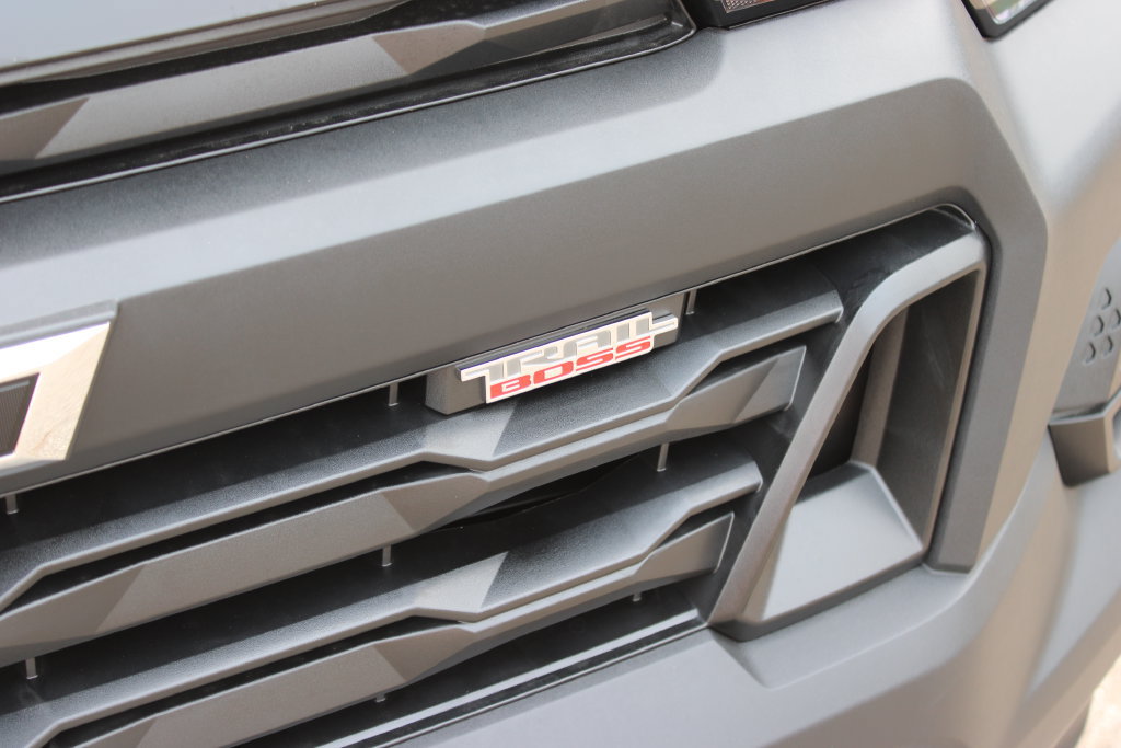 New 2026 Chevrolet Colorado Trail Boss w/ Midnight Edition AWD/4WD image 9