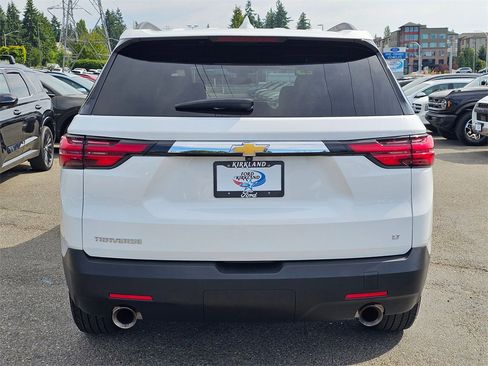 Used 2023 Chevrolet Traverse LT image 6