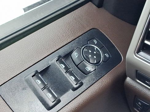 Used 2018 Ford F150 King Ranch w/ Equipment Group 601A Luxury AWD/4WD image 13