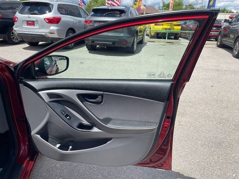 Used 2016 Hyundai Elantra SE w/ Option Group 02 image 7