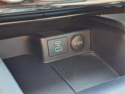 Used 2022 Ford Escape SE w/ SE Sport Appearance Package AWD/4WD image 10