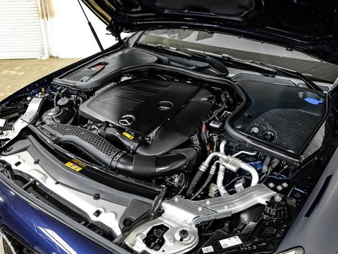 Used 2022 Mercedes-Benz E 350 Sedan w/ AMG Line Exterior image 41