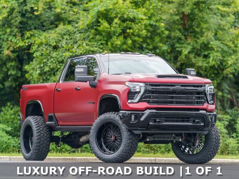 Used 2025 Chevrolet Silverado 2500 LTZ w/ LTZ Plus Package AWD/4WD image 2