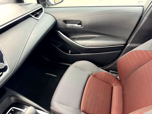 Used 2025 Toyota Corolla SE FWD image 29