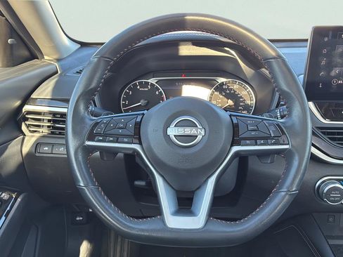 Used 2025 Nissan Altima 2.5 SR w/ SR Premium Package image 24