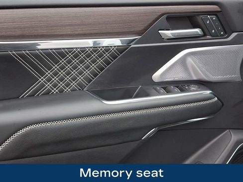 Used 2024 GMC Acadia Denali w/ Super Cruise Package image 17