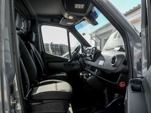 Used 2026 Mercedes-Benz Sprinter 2500 image 18