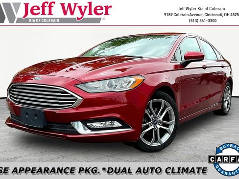 Used 2017 Ford Fusion SE w/ Equipment Group 201A FWD image 1