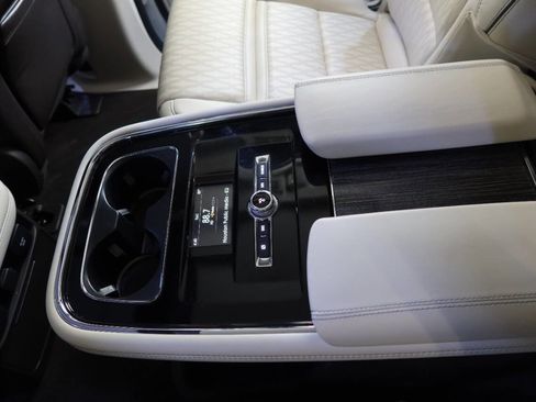 Used 2020 Lincoln Navigator Black Label w/ Cargo Convenience Package image 36