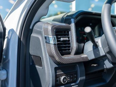 New 2026 Ford F250 Lariat w/ Black Appearance Package AWD/4WD image 63